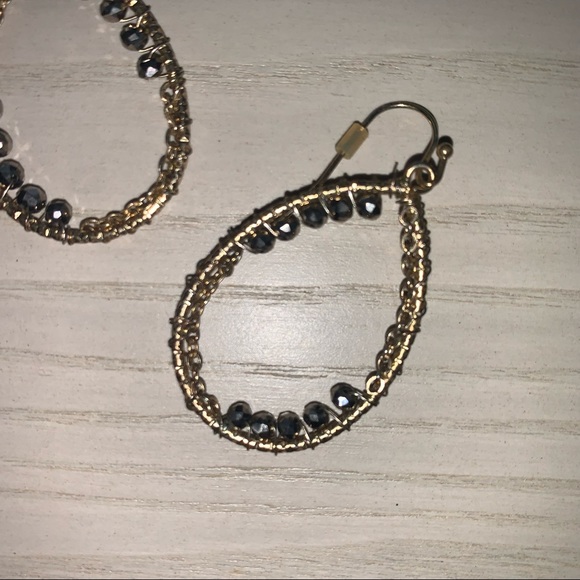 Beautiful Dangle Earrings - Picture 2 of 3